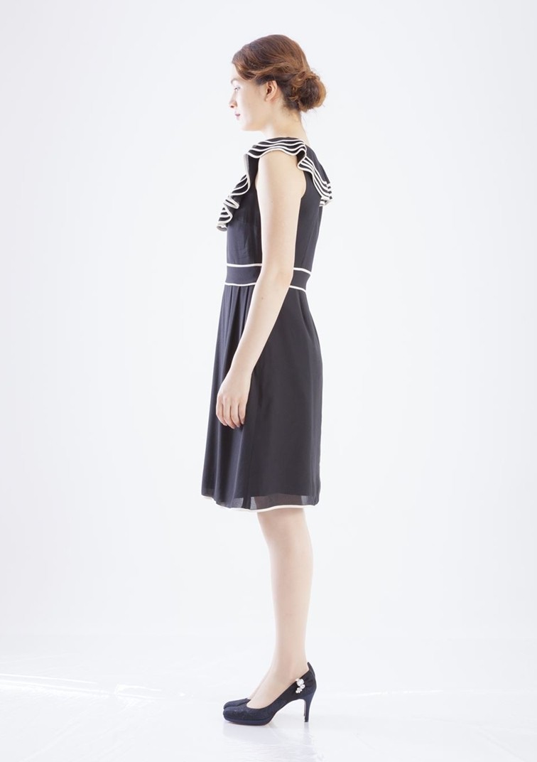 Kate spadeのフリルラインカラーのワンピースドレス 1,1 