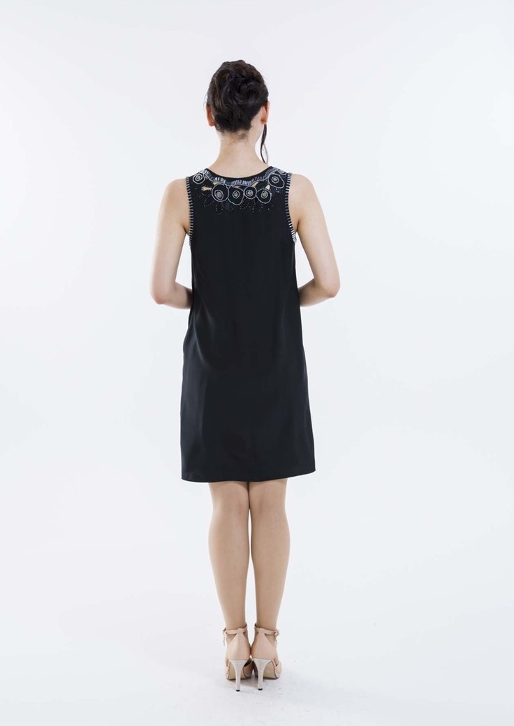 リーフ装飾ストレートドレス ブラック 1 