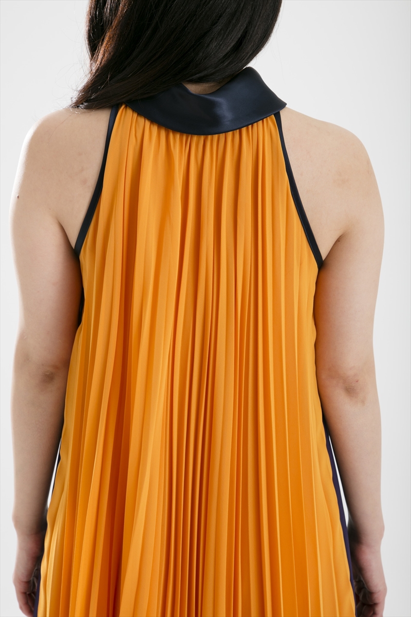 GRACE CONTINENTALのバイカラー襟付きプリーツドレス 1,1,1 