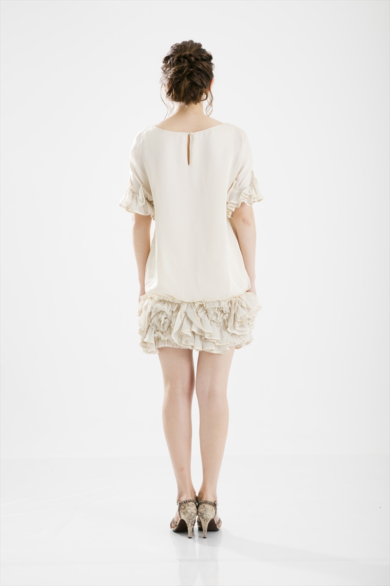 袖＋裾フリル ドルマン型ドレス 1,1 