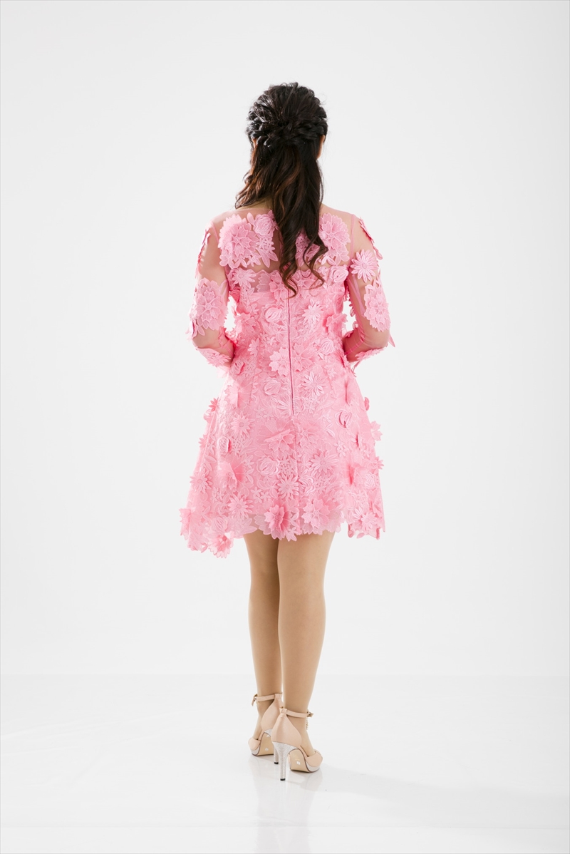 ASOSの長袖シースルー 花型刺繍 スイートドレス 1 
