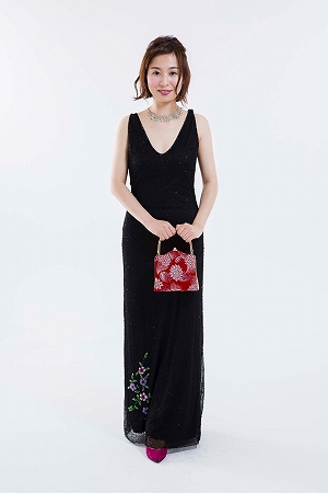 カラフル花刺繍のストレートロングドレス